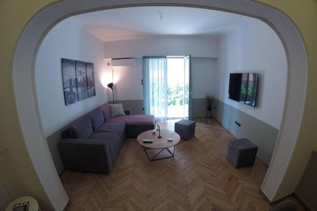Acropolis View Huge Apartment - Centrally Located アテネ エクステリア 写真